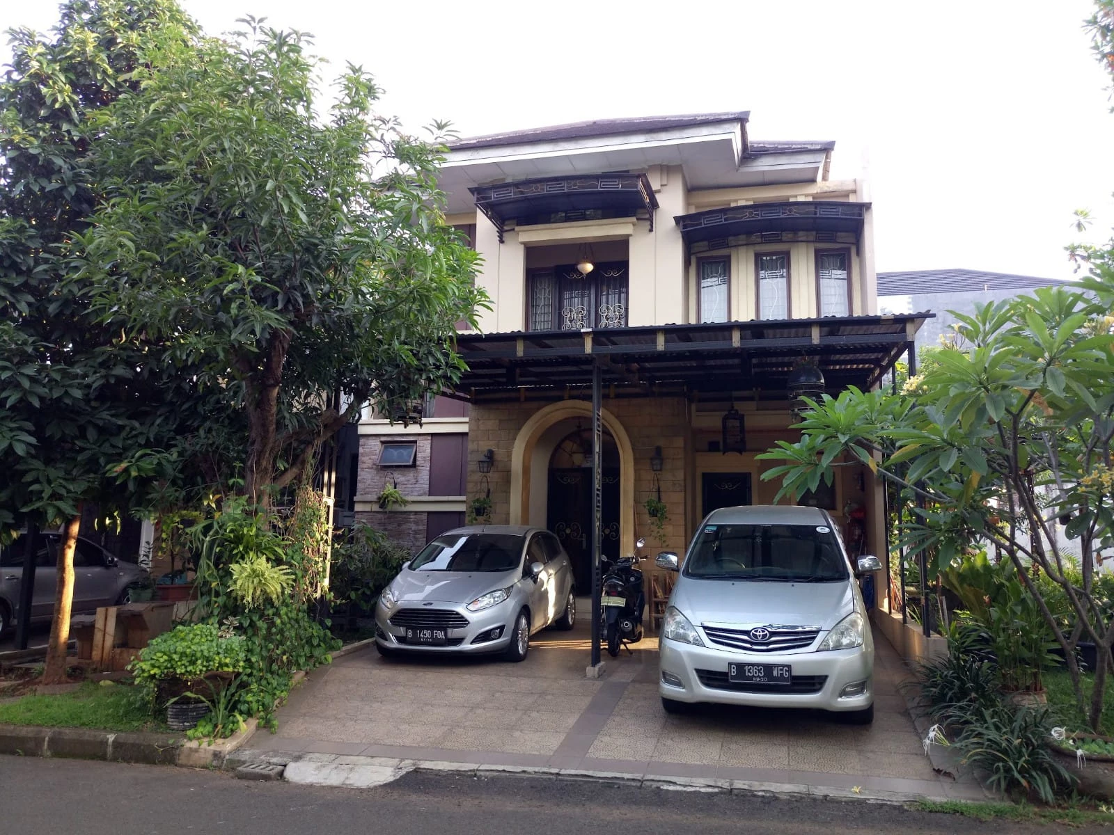 Linktown Grand Wisata RTW Linktown Grand Wisata RTW